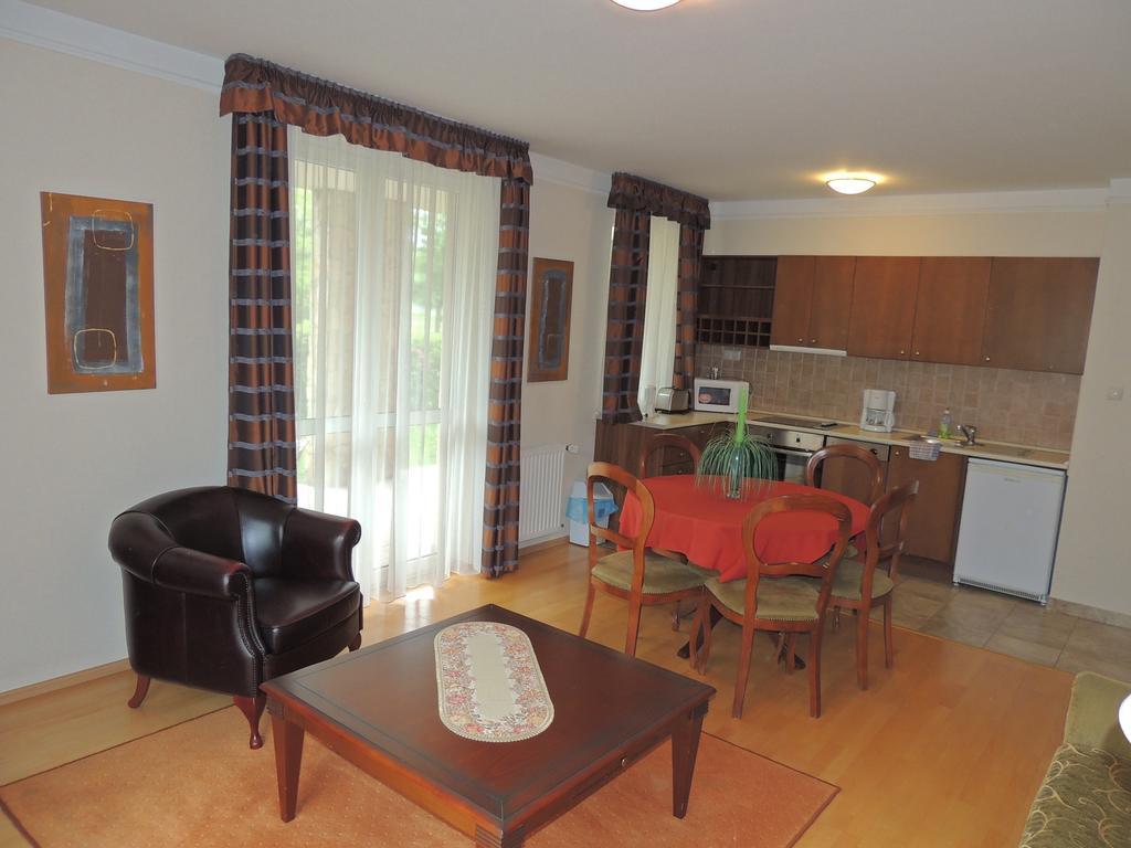 Luxus Golf Apartment Bük Rum bild