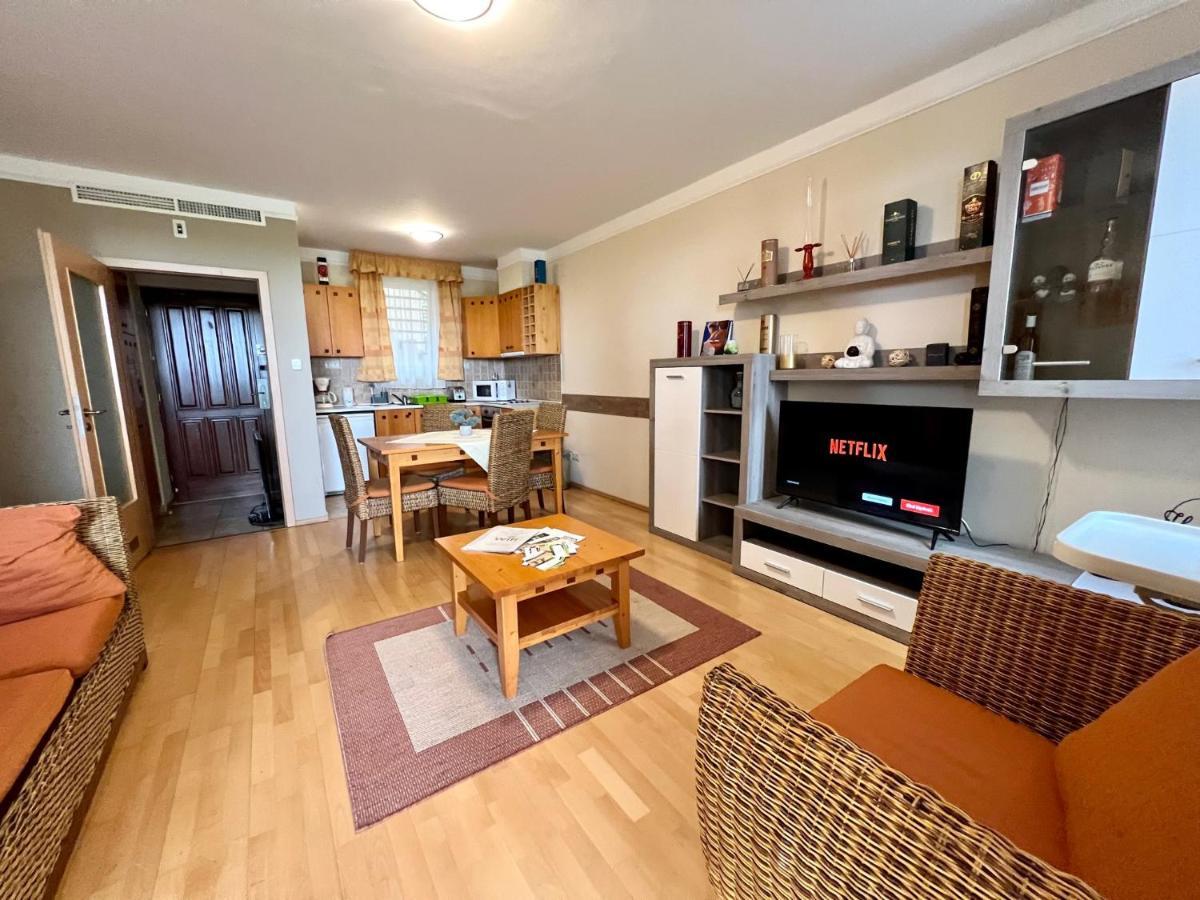 Luxus Golf Apartment Bük Exteriör bild