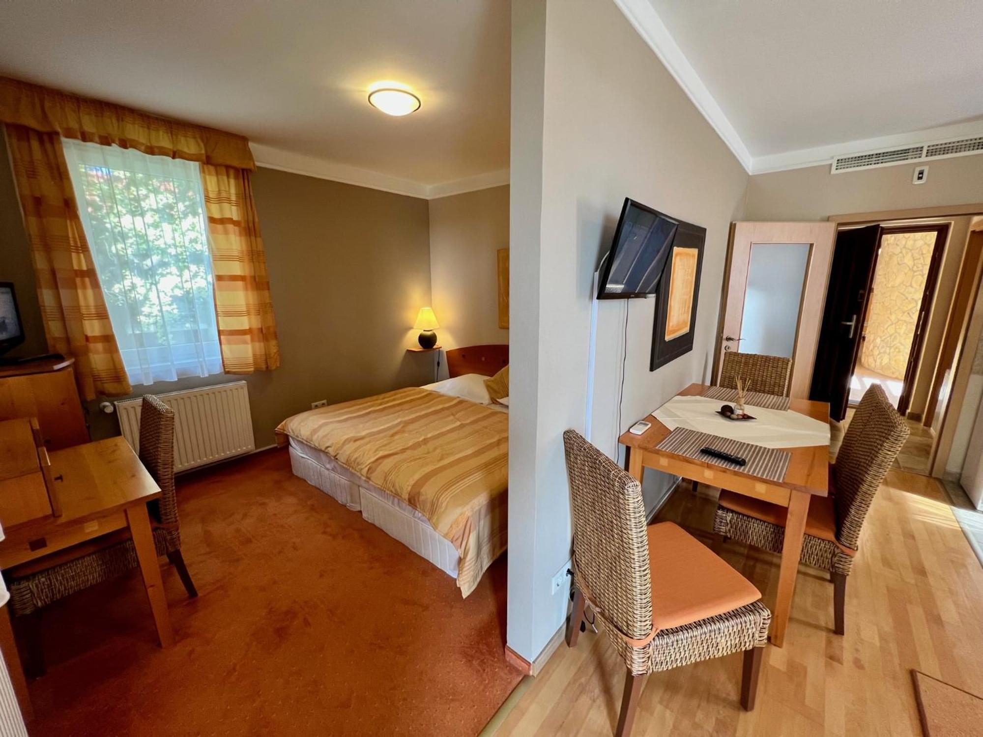Luxus Golf Apartment Bük Exteriör bild