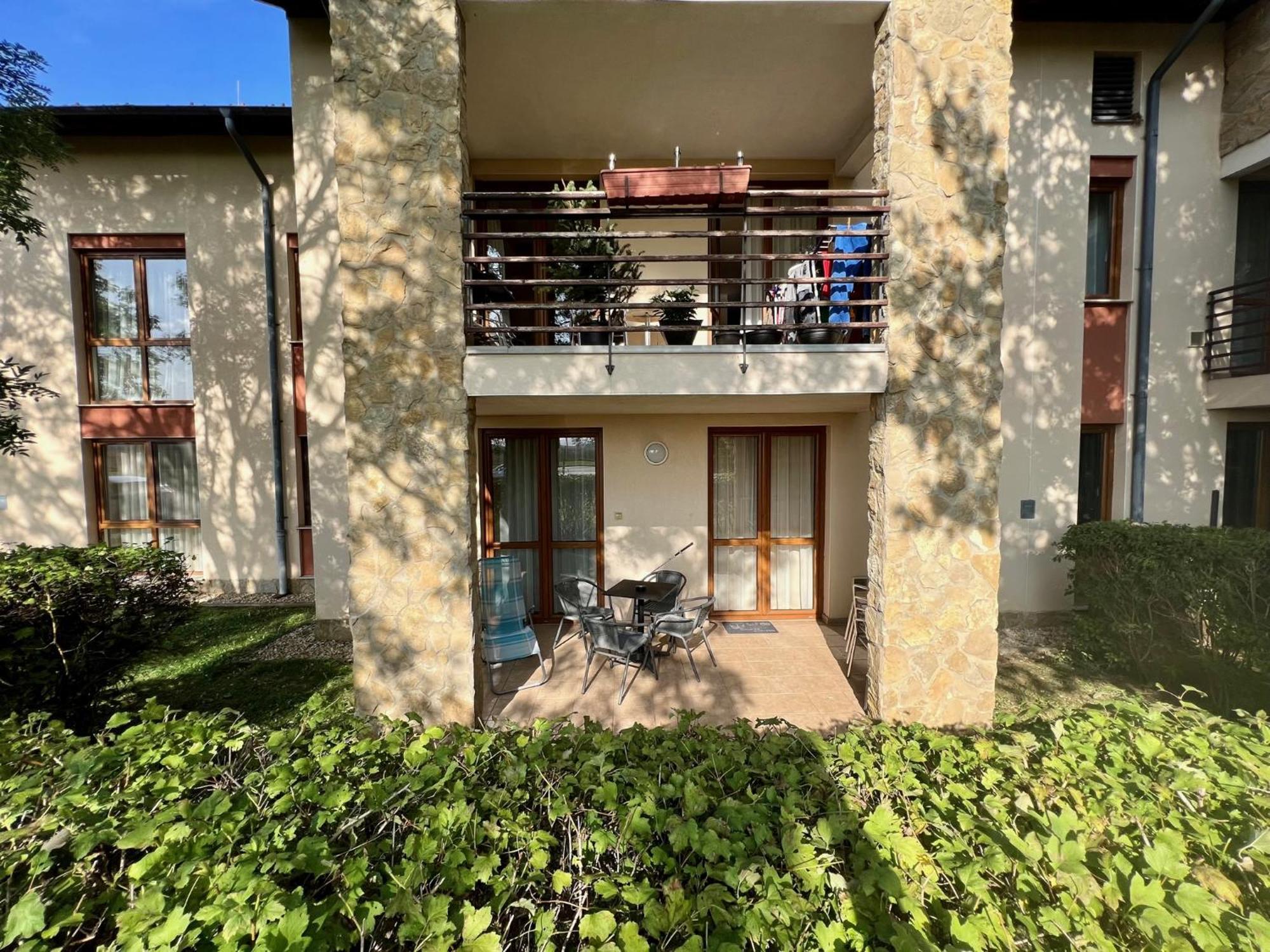 Luxus Golf Apartment Bük Exteriör bild