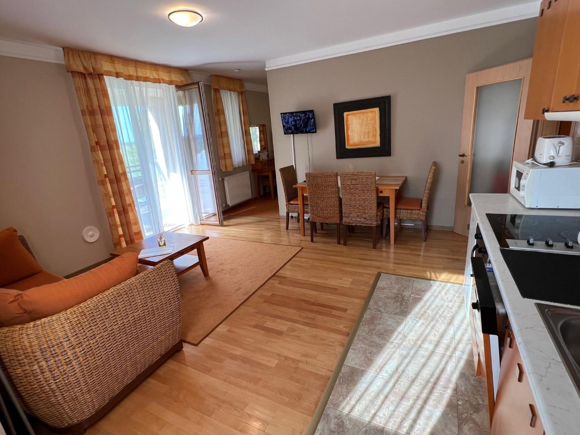 Luxus Golf Apartment Bük Exteriör bild